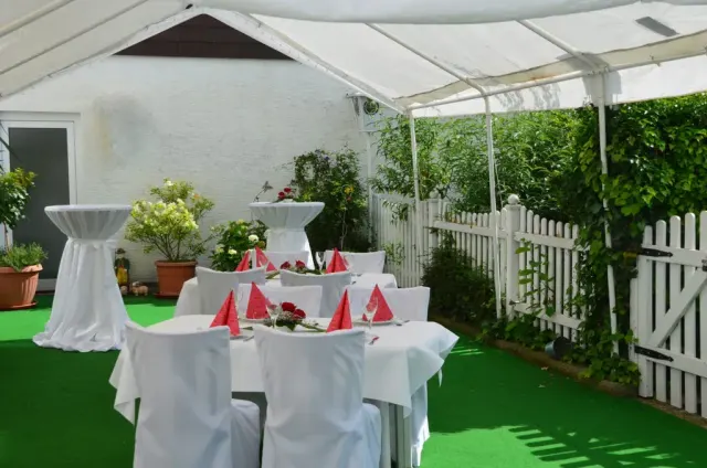 BookNoFees: Restaurang – Gasthaus Himmelpforten – Ense – Värdshuset Himmelpforten, bild 3