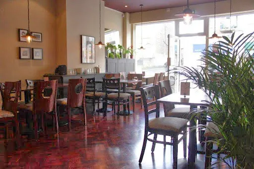 BookNoFees: Restaurang – Camile – Dublin – Kameler, bild 1