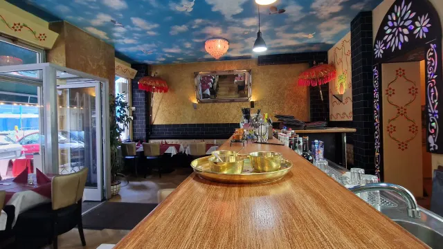 BookNoFees: Restaurang – Ajwa – Berlin – Hund, bild 3