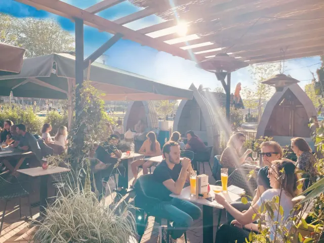 BookNoFees: Kafé – BAR HOUT – Amsterdam – BAR TRÄ, bild 2