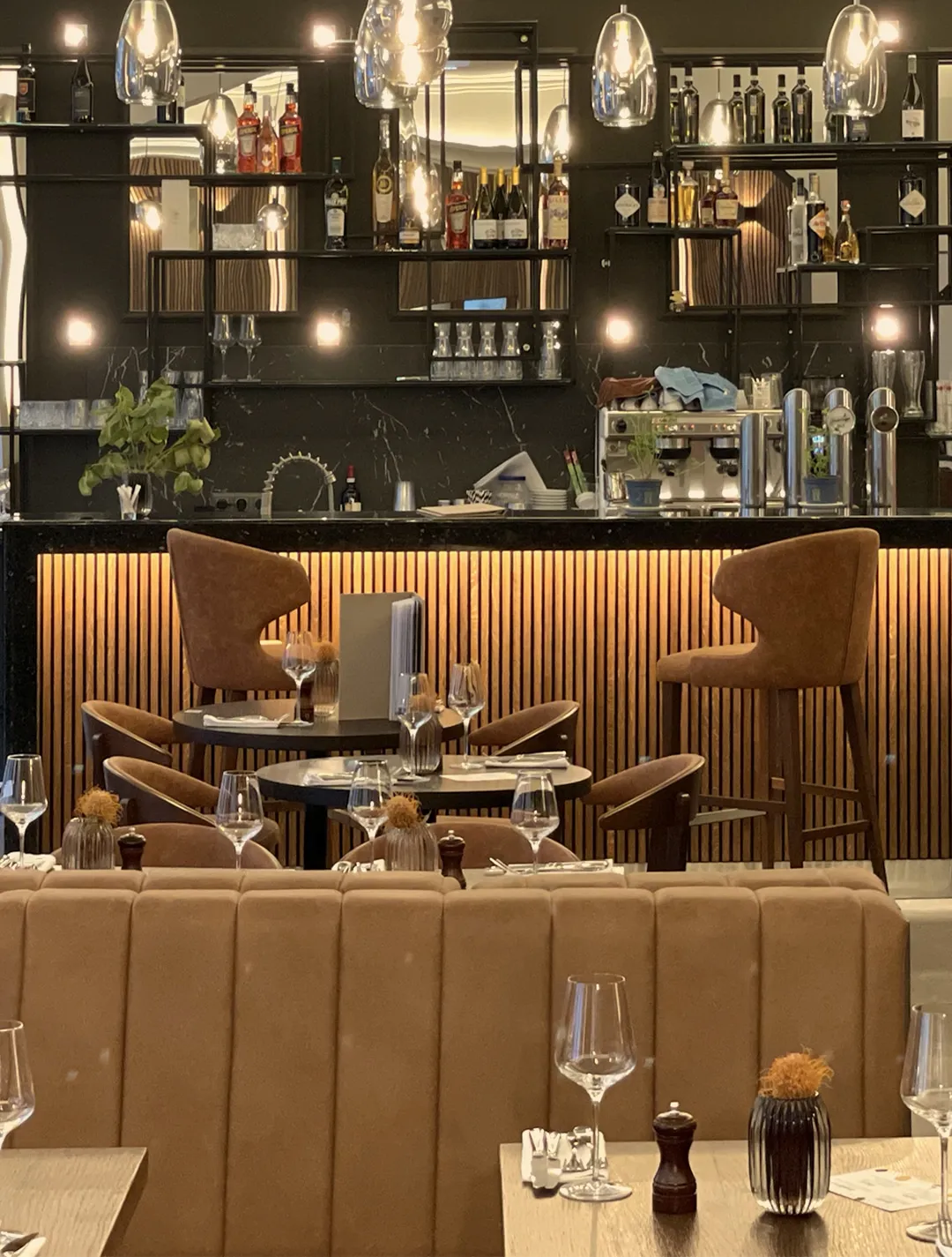 BookNoFees: Restaurang – Fine Fine – Vienna – Bra bra, bild 1
