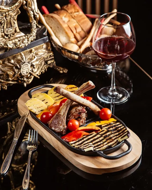 BookNoFees: Restaurang – Adamo's Tapas Bar & Restaurant – Berlin – Adamos Tapasbar & Restaurang, bild 1