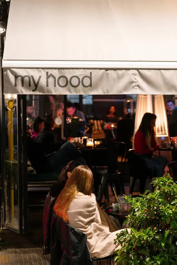 BookNoFees: Kafé – myhood – Athens – mitt kvarter, bild 1