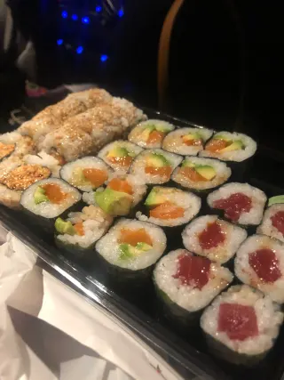 Restaurang – BookNoFees: bild från Valentina Pfennings recension av Sake Neheim