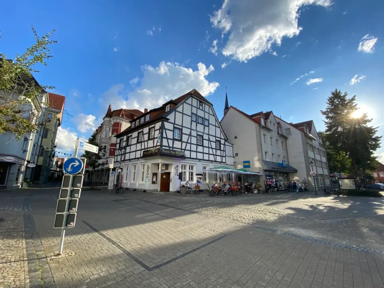 BookNoFees: Restaurang – Altes Gasthaus Diers am Markt – Werl – Det gamla värdshuset Diers vid torget, bild 1