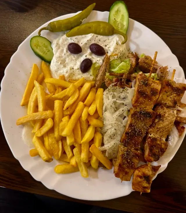 BookNoFees: Restaurang – Bei Stratos – Lüdenscheid – Hos Stratos, bild 3