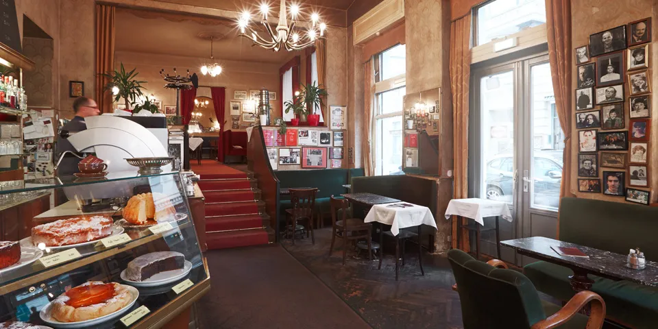 BookNoFees: Kafé – Café Jelinek – Vienna – Café Jelinek, bild 1