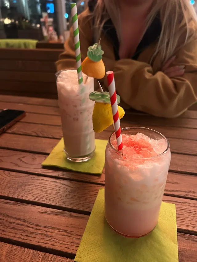 BookNoFees: Restaurang – R-Café Möhnesee – Möhnesee-Delecke – R-Café Möhnesee, bild 3
