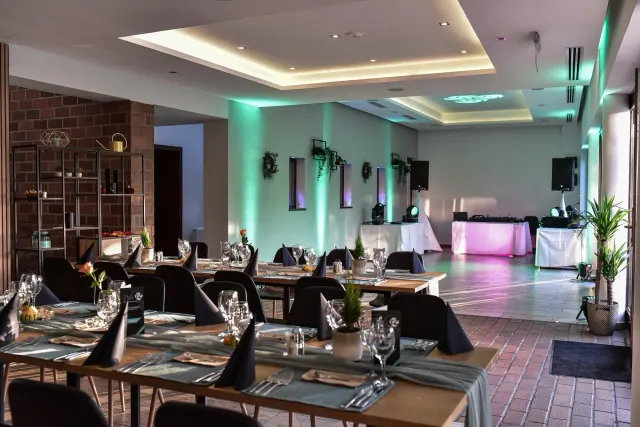 BookNoFees: Restaurang – Déli 12 – Budapest – Södra 12, bild 2