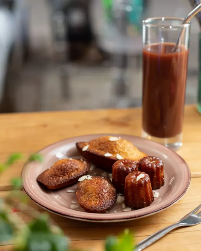 BookNoFees: Restaurang – Chez Emil – Berlin – Hos Emil, bild 3