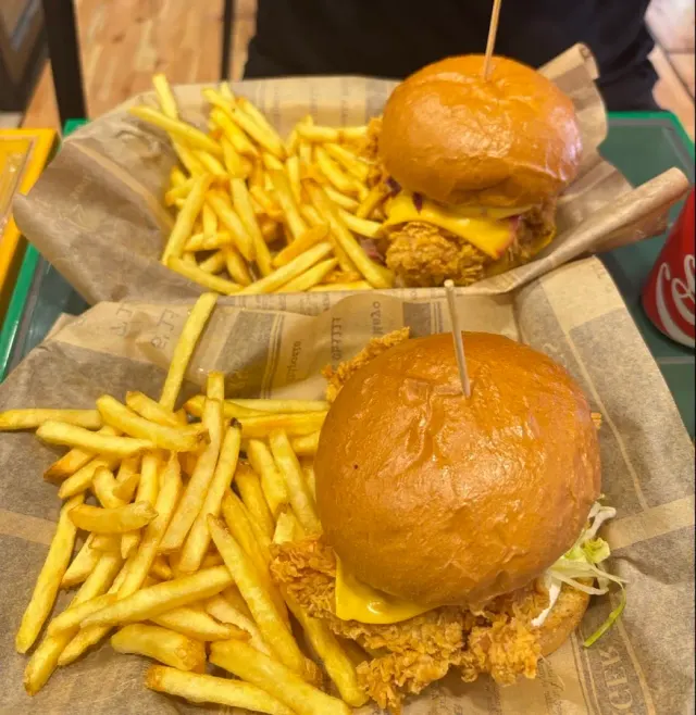 BookNoFees: Snackbar – Ferick Fried Chicken – Istanbul – Ferick Fried Chicken, bild 2