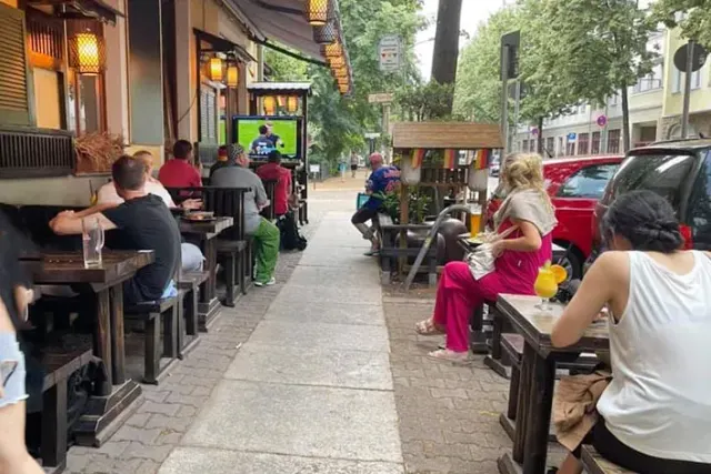 BookNoFees: Restaurang – 90’s – Berlin – 90-talet, bild 3