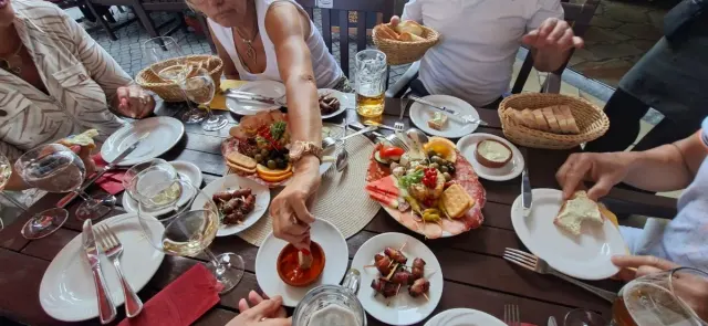 BookNoFees: Restaurang – Tapas-Bar Plettenberg – Plettenberg – Tapas-Bar Plettenberg, bild 2