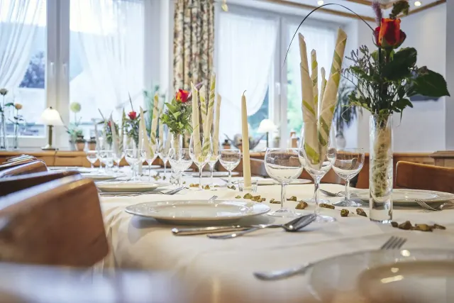 BookNoFees: Restaurang – Hotel Haus Rameil – Lennestadt – Hotell Haus Rameil, bild 2