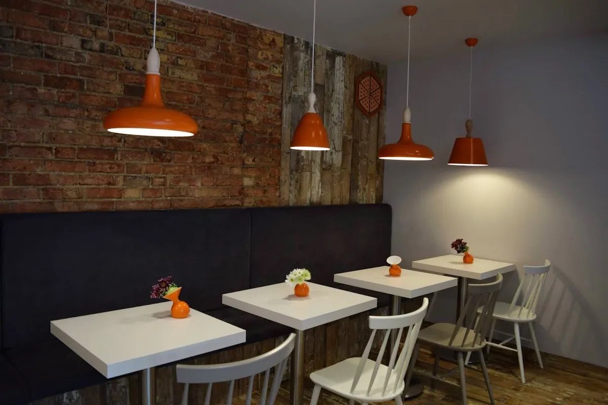 BookNoFees: Kafé – Fortunella Cafe – London – Fortunella Café, bild 1