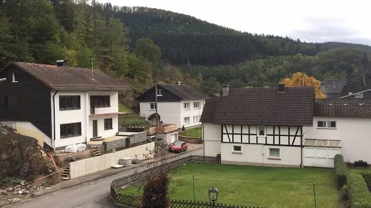 BookNoFees: Restaurang – Landhaus im Grund – Lennestadt – Lantgård i Grund, bild 1