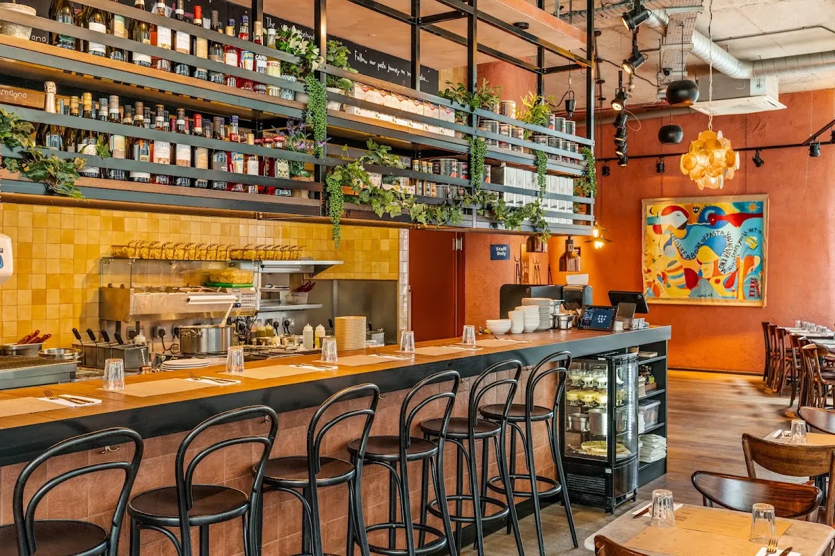 BookNoFees: Restaurang – Emilia's – London – Emilias, bild 1