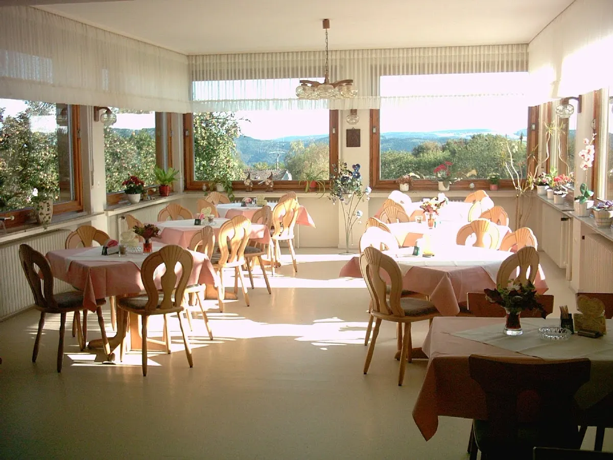 BookNoFees: Restaurang – Manfred Winkhaus Gaststätte – Nachrodt-Wiblingwerde – Manfred Winkhaus Restaurang, bild 1