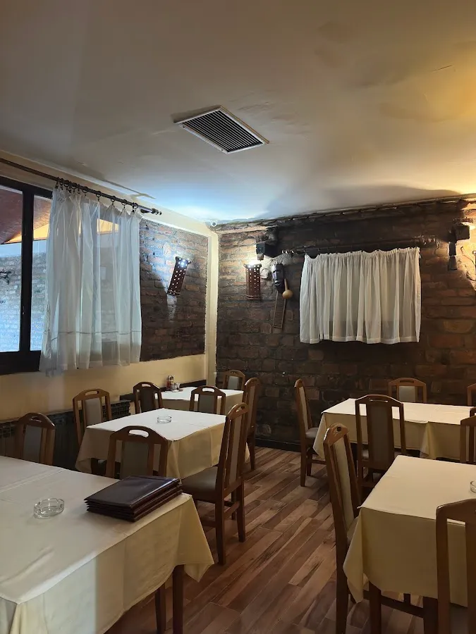 BookNoFees: Restaurang – Kod Ljube – Belgrade – Hos Ljube, bild 1