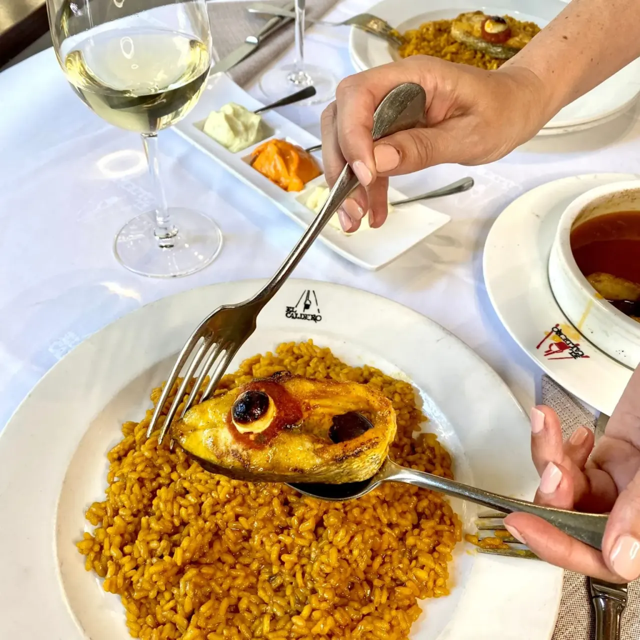 BookNoFees: Restaurang – El Caldero – Madrid – Kitteln, bild 1