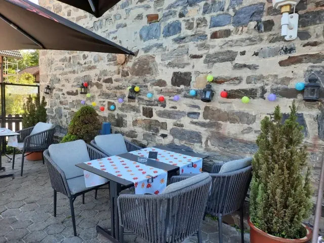 BookNoFees: Restaurang – Henblas — Hotel, Restaurant & Pub – Neuenrade-Altenaffeln – Henblas — Hotell, restaurang och pub, bild 2