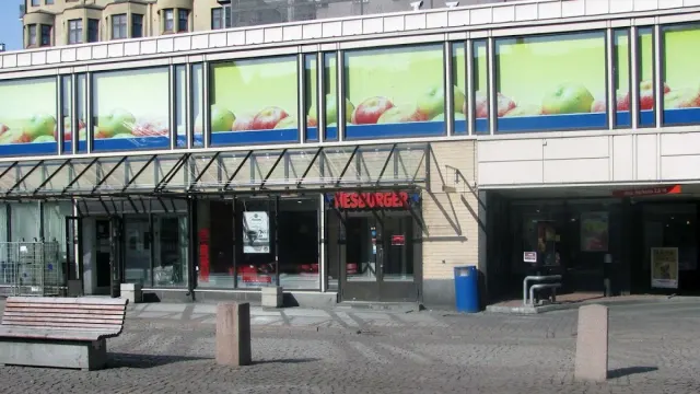 BookNoFees: Snackbar – Hesburger – Helsinki – Hesburger, bild 2