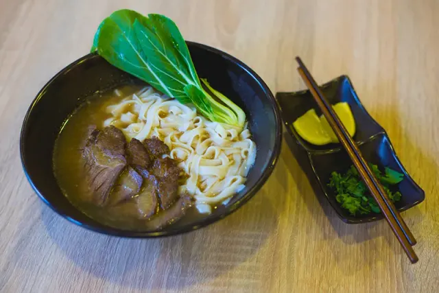 BookNoFees: Snackbar – Flour Style Wok Bar – Budapest – Flour Style Wok Bar, bild 3