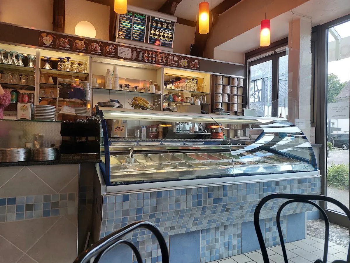 BookNoFees: Restaurang – Eiscafé Dolomiti – Eslohe – Eiscafé Dolomiti, bild 1
