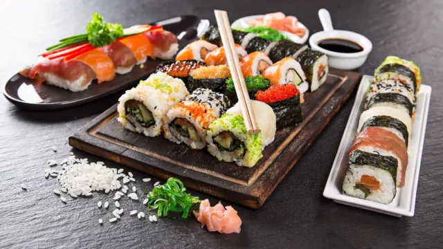BookNoFees: Restaurang – Sakura Maru – Madrid – Körsbärsblom, bild 2
