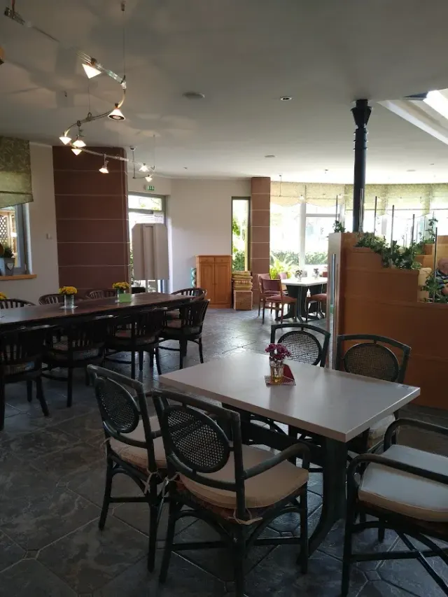 BookNoFees: Restaurang – Café und Konditorei Deimel – Olsberg – Café och konditori Deimel, bild 3