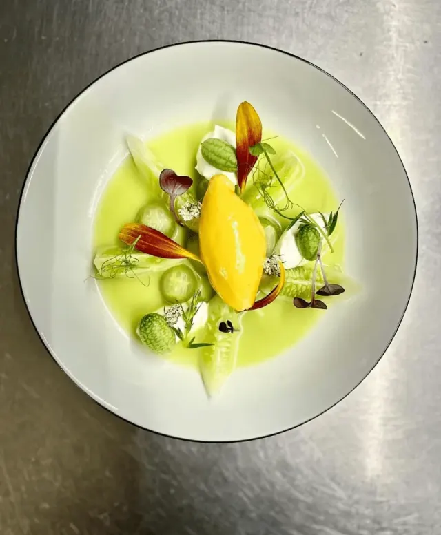 BookNoFees: Restaurang – Das Lokal im Hof – Vienna – Restaurangen i innergården, bild 3
