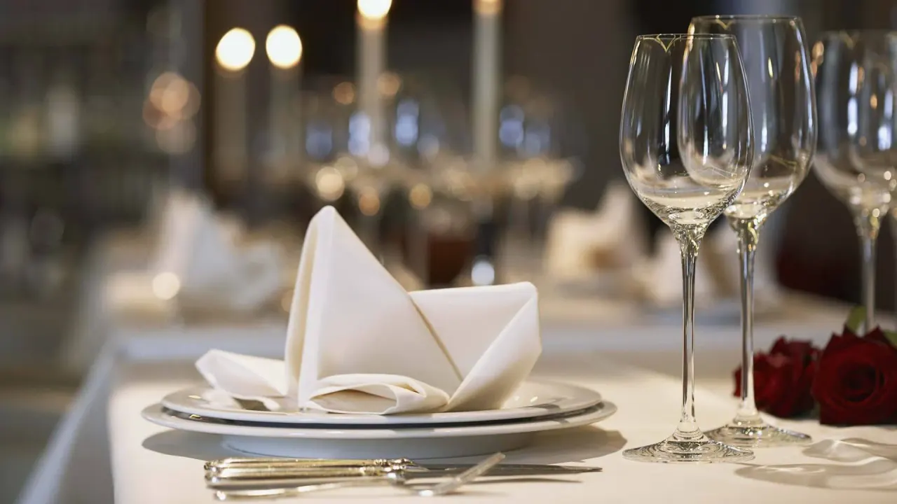 BookNoFees: Restaurang – Camizo – Bucharest – Dykning, bild 1