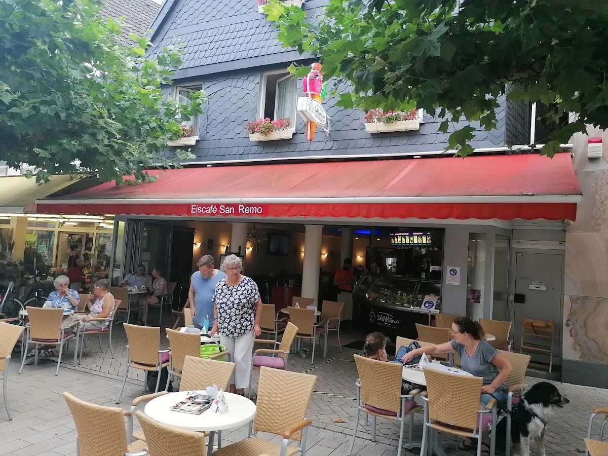 BookNoFees: Glass – Eiscafé Dolomiti – Menden – Eiscafé Dolomiti, bild 1