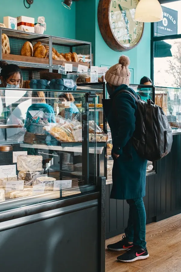 BookNoFees: Bageri – Holtwhites Bakery & Deli – London – Holtwhites Bageri & Chark, bild 1