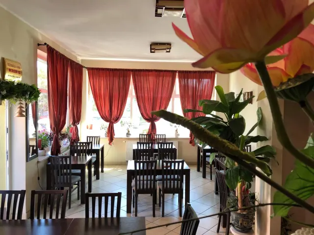 BookNoFees: Restaurang – A Chau – Warsaw – A Chau, bild 2