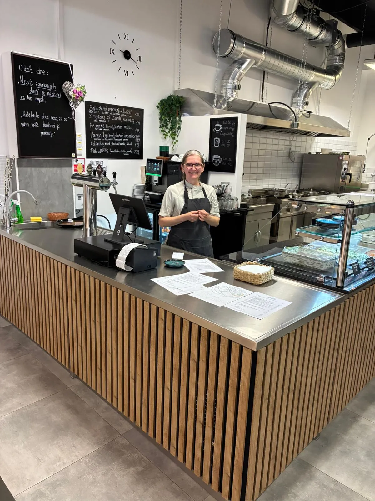 BookNoFees: Restaurang – Joy Point Bistro – Prague – Joy Point Bistro, bild 1