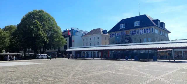 BookNoFees: Restaurang – Eiscafé Cais – Arnsberg-Neheim – Eiscafé Cais, bild 2