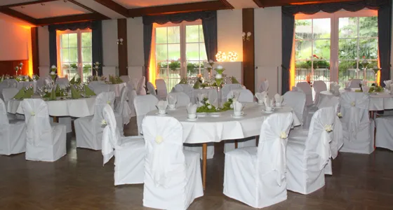 BookNoFees: Restaurang – Georg u. M.-Th. Grofe Gastwirtschaft – Anröchte – Georg och M.-Th. Grofe Restaurang, bild 1