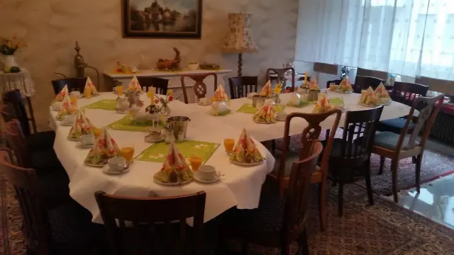 BookNoFees: Restaurang – Café am Rathaus – Werl – Kafé vid rådhuset, bild 3