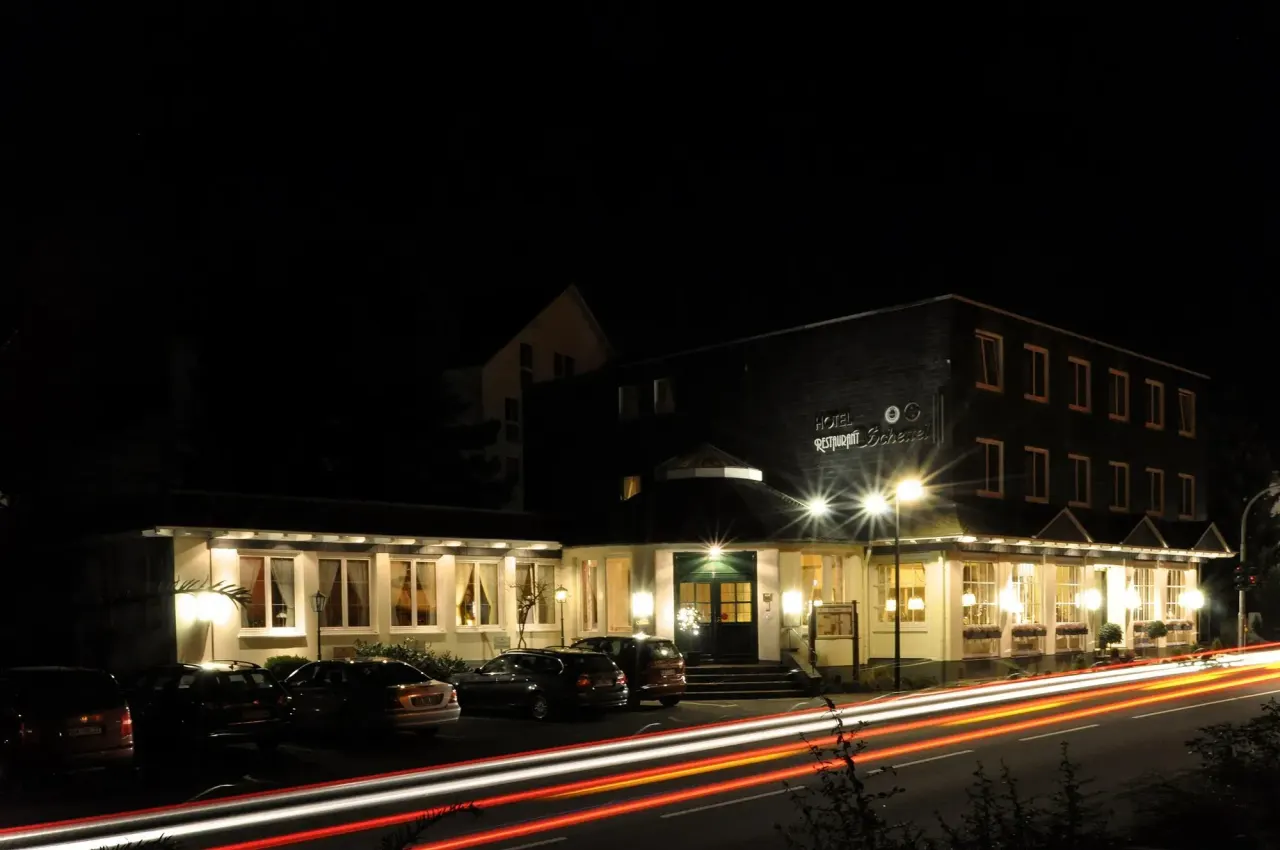 BookNoFees: Restaurang – Hotel-Restaurant Schettel – Olsberg – Hotel-Restaurant Schettel, bild 1