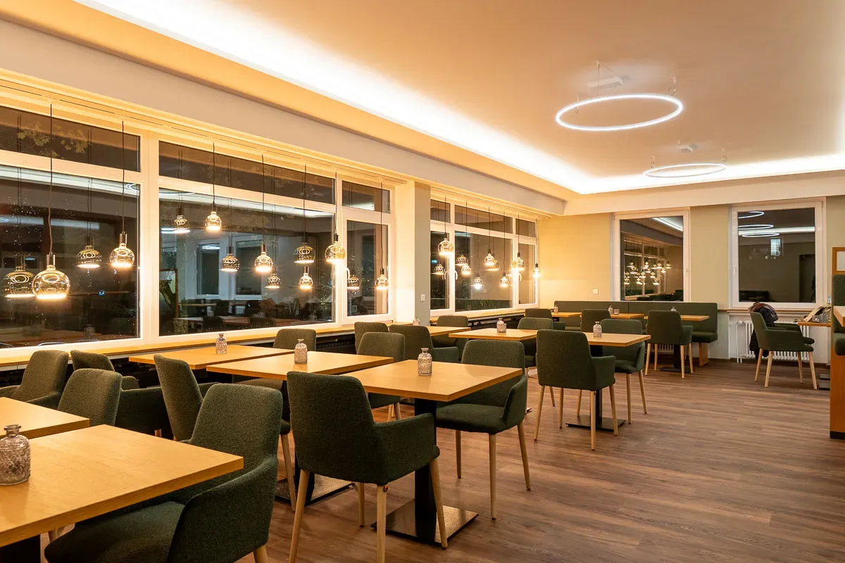 BookNoFees: Restaurang – Hotel-Restaurant Kaisergarten – Neuenrade – Hotell-restaurang Kaisergarten, bild 1