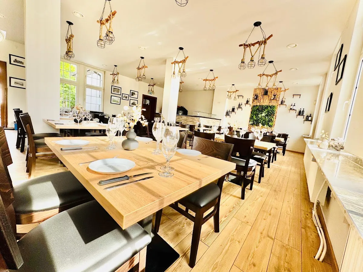 BookNoFees: Restaurang – Kulturbahnhof – Halver – Kulturbahnhof, bild 1