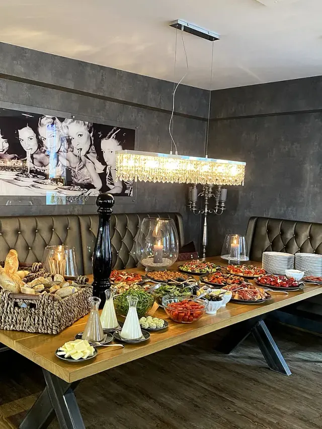 BookNoFees: Restaurang – Brunello – Soest – Brunello, bild 2