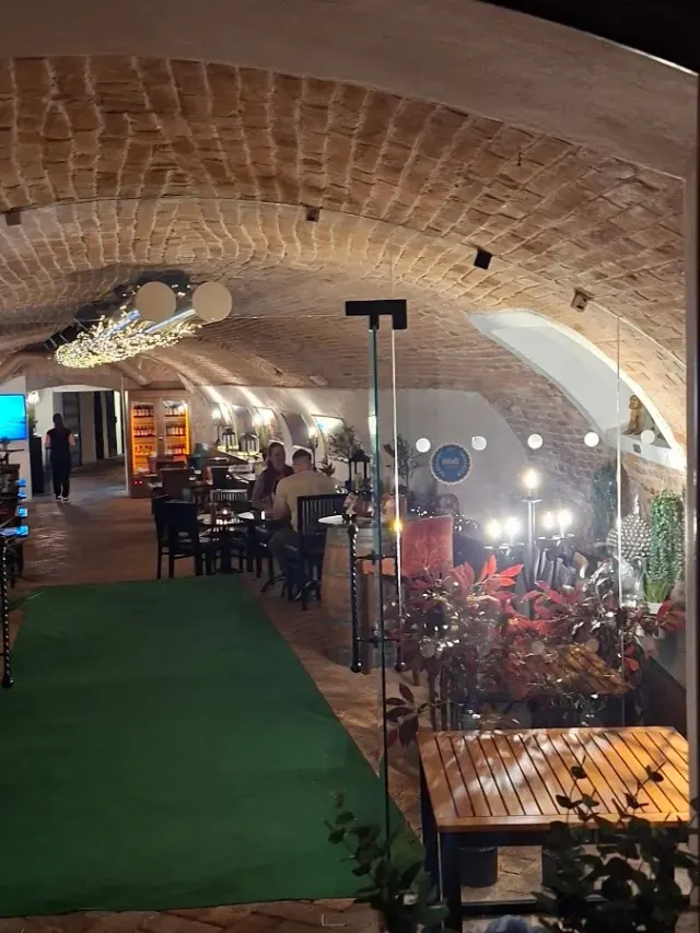 BookNoFees: Restaurang – Bharat & Bakchus – Bratislava – Indien & Bacchus, bild 2
