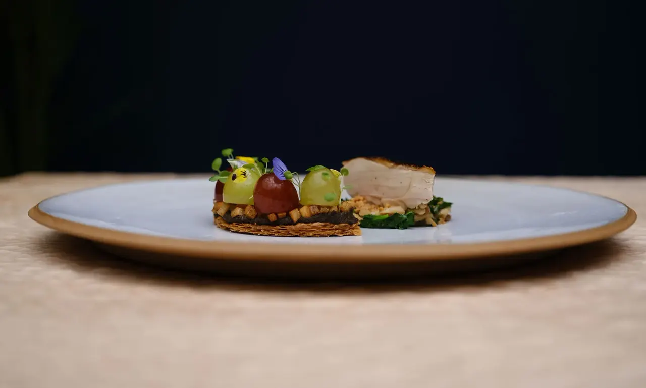 BookNoFees: Restaurang – Erh - Ryuichi Utsumi – Paris – Eh - Ryuichi Utsumi, bild 1