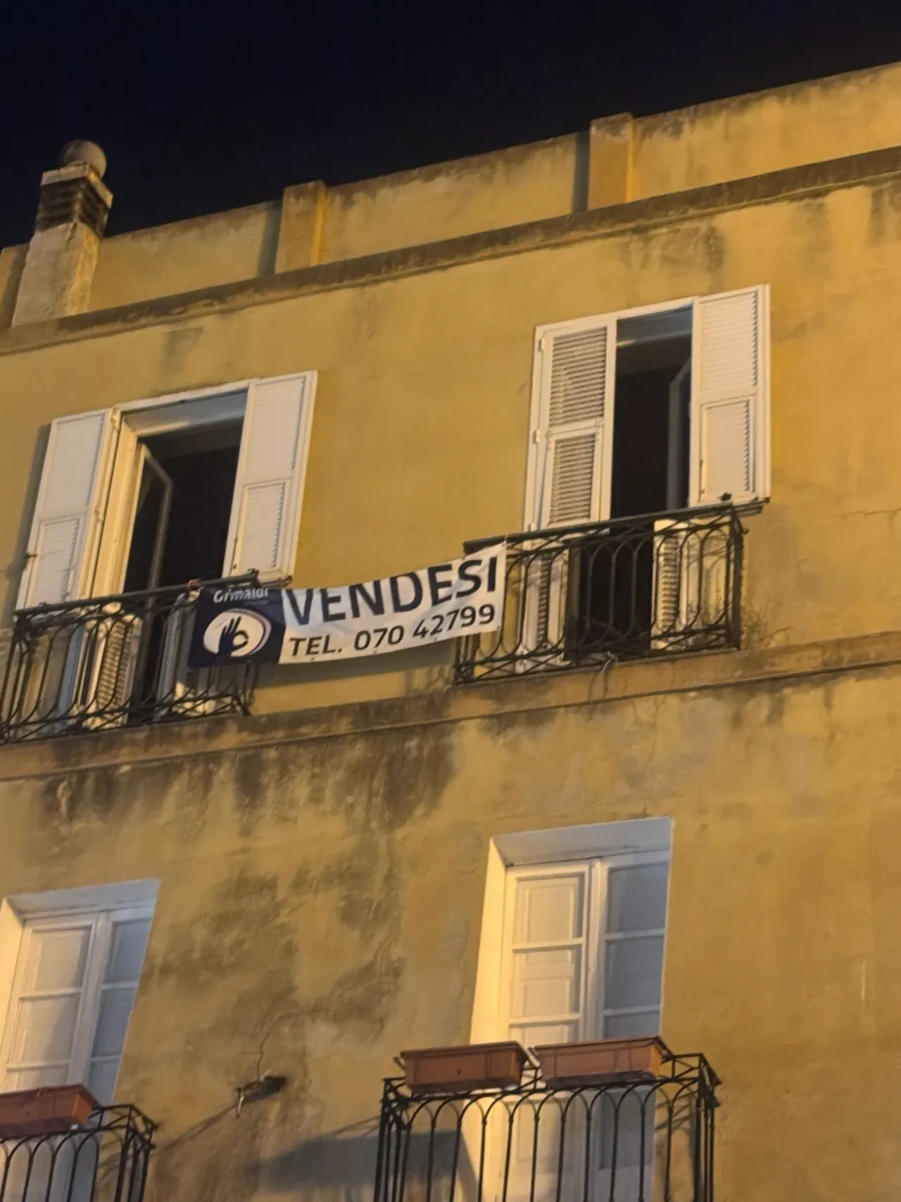 BookNoFees: Glass – Gelateria PeterPan – Cagliari – Gelateria PeterPan, bild 1