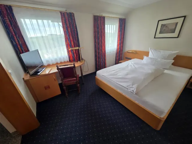 BookNoFees: Restaurang – Albus Panoramahotel – Olpe – Albus Panoramahotel, bild 3