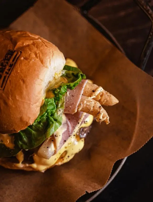 BookNoFees: Restaurang – Burger Fam – Datteln – Familjen Burger, bild 3