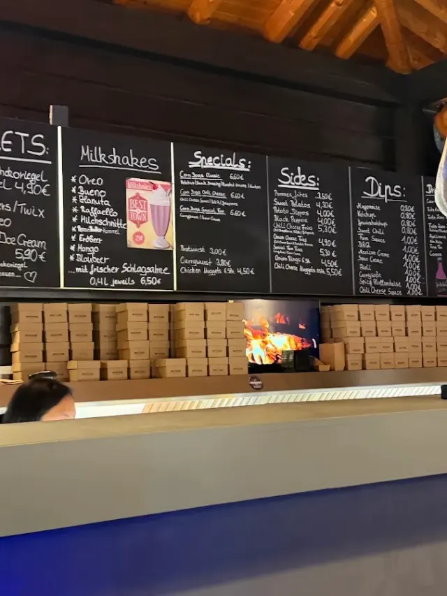 BookNoFees: Restaurang – Burger Fam – Datteln – Familjen Burger, bild 2