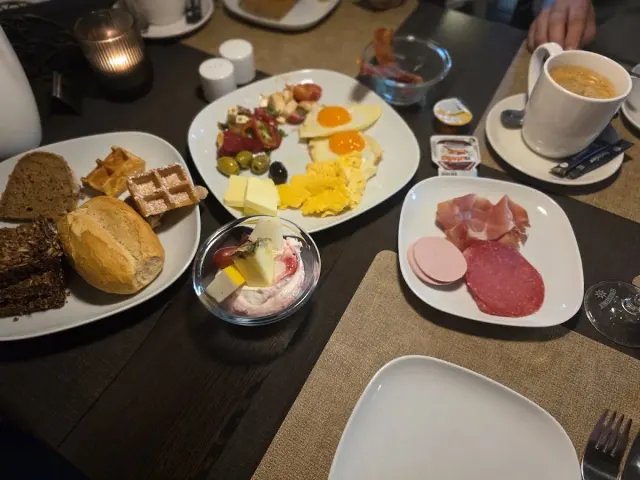 BookNoFees: Restaurang – Café Corner Café – Recklinghausen – Café Corner Café, bild 3